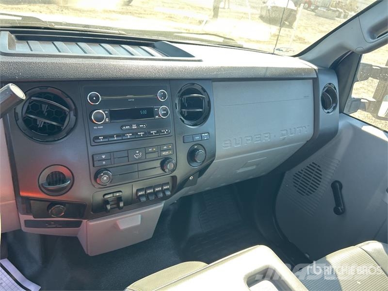 Ford F-350 Pritschenwagen/Pritschenwagen mit Seitenklappe