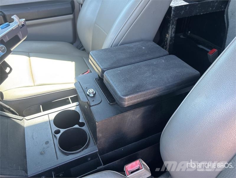Ford F-350 Ciężarówki typu Platforma / Skrzynia