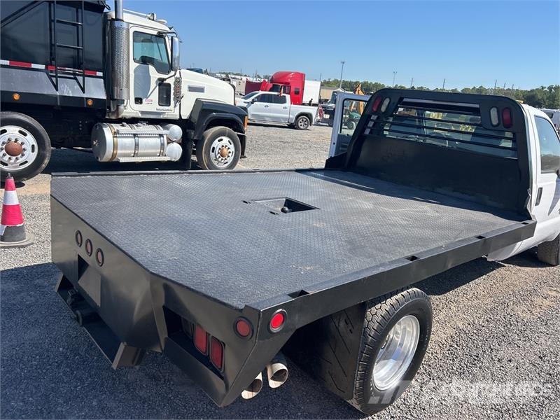 Ford F-350 Pritschenwagen/Pritschenwagen mit Seitenklappe
