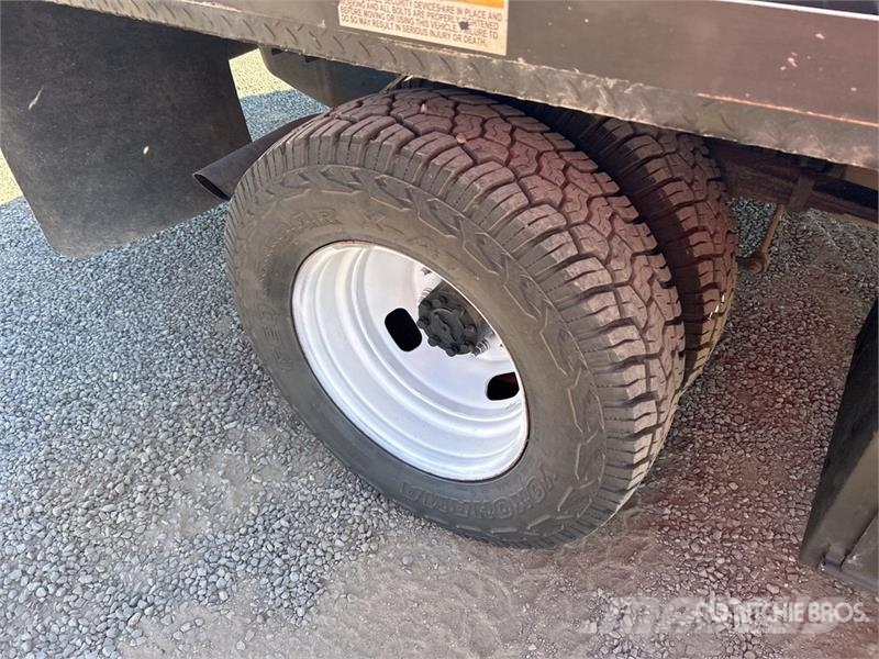 Ford F-350 Flatbed / Dropside trucks