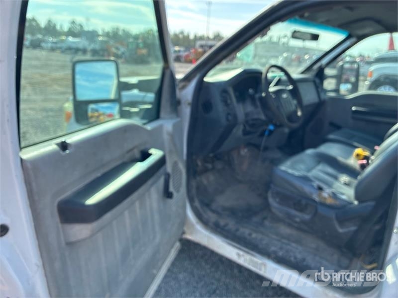 Ford F-350 Flatbed / Dropside trucks