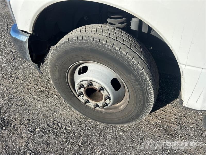 Ford F-350 Platformas/izkraušana no sāniem