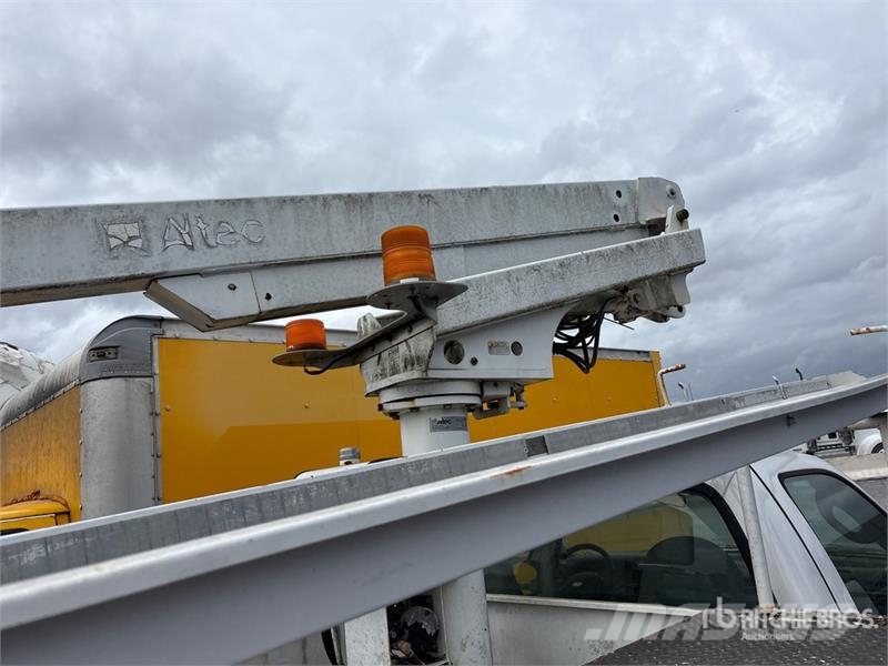 Ford F-350 Truck mounted platforms