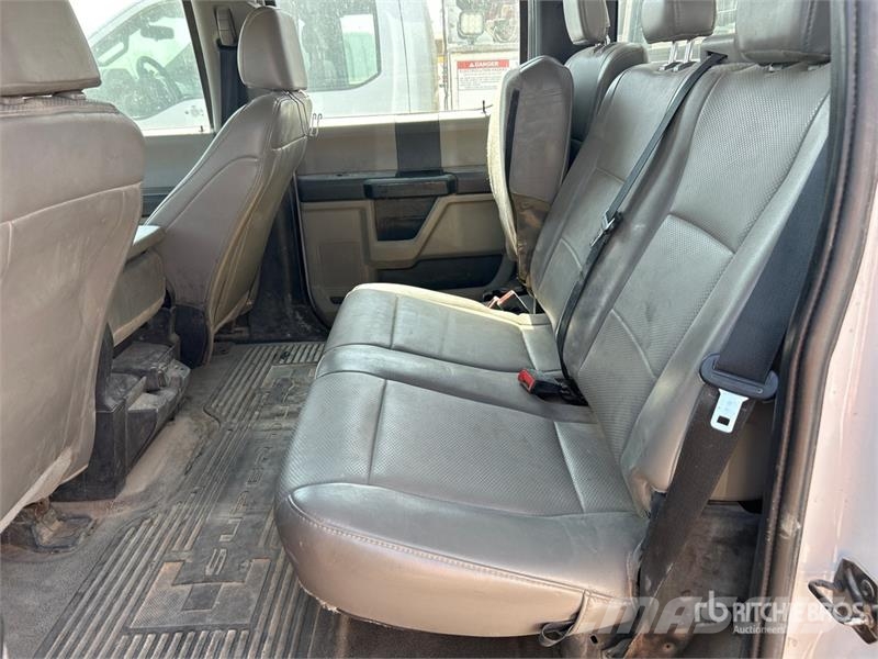 Ford F-350 플랫베드/드롭사이드 트럭