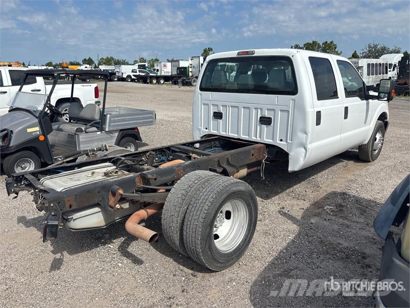 Ford F-350 Ohjaamot ja sisustat