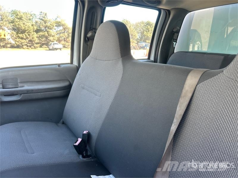 Ford F-350 Camiones de cama baja