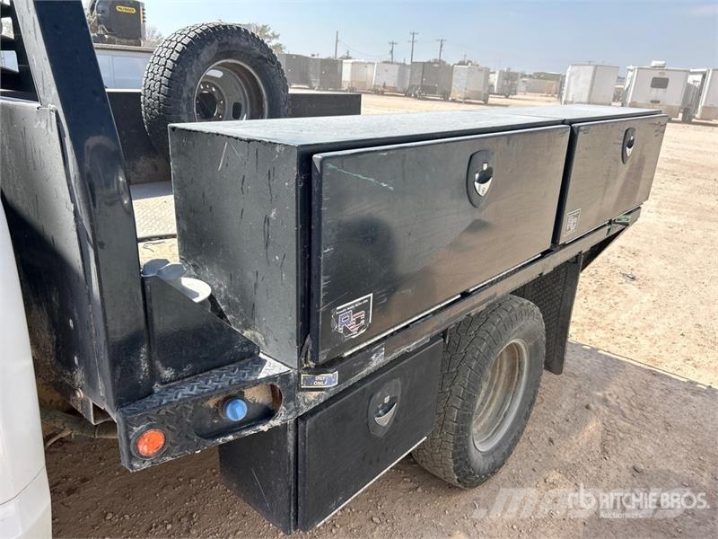 Ford F-350 플랫베드/드롭사이드 트럭