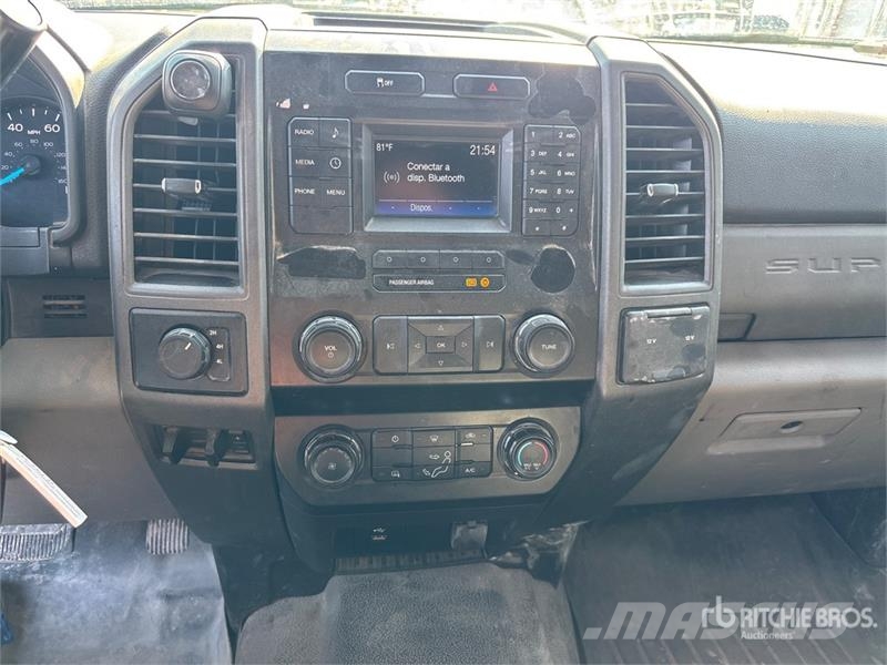 Ford F-350 Cabins and interior