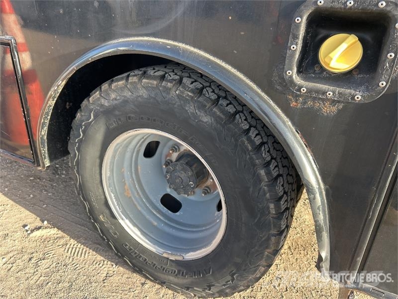 Ford F-350 شاحنات مسطحة/مفصلية الجوانب