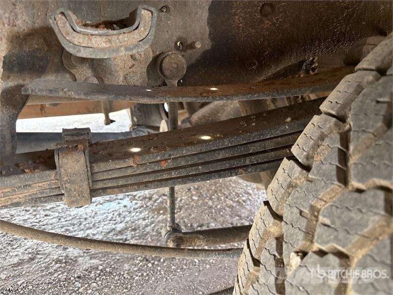 Ford F-350 Tovornjaki s kesonom/platojem