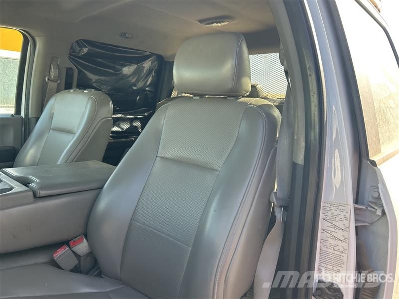 Ford F-350 4x2 Crew Cab Utility Truck Пікапи / Бічне розвантаження