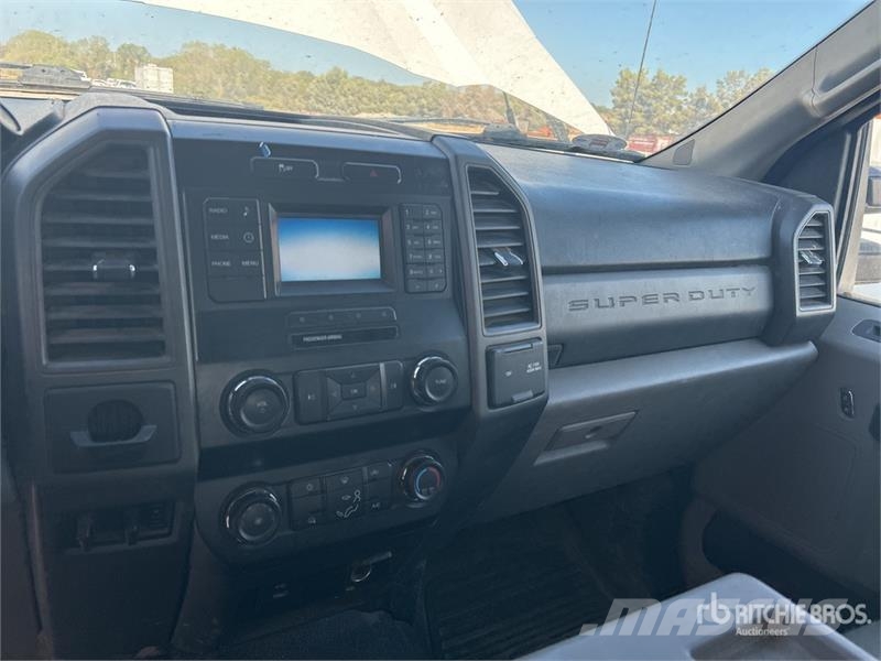 Ford F-350 4x2 Crew Cab Utility Truck Пікапи / Бічне розвантаження