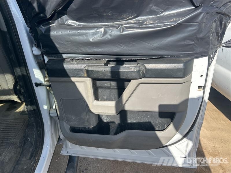 Ford F-350 4x2 Crew Cab Utility Truck Пікапи / Бічне розвантаження