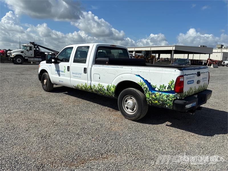 Ford F-350 4x2 Crew Cab Pickup Citi