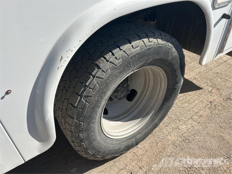 Ford F-350 4x2 Crew Cab Utility Truck Пікапи / Бічне розвантаження