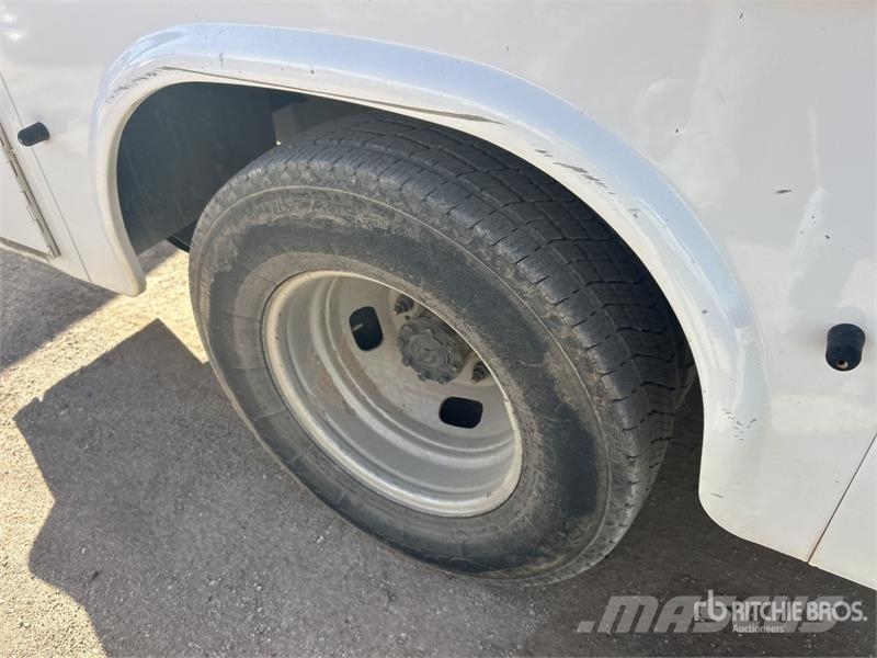 Ford F-350 4x2 Crew Cab Utility Truck Пікапи / Бічне розвантаження