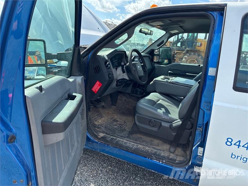 Ford F-350 4x2 Crew Cab Pickup Citi