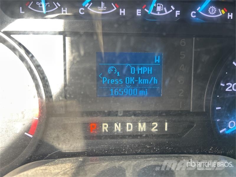 Ford F-350 4x2 Crew Cab Utility Truck Пікапи / Бічне розвантаження