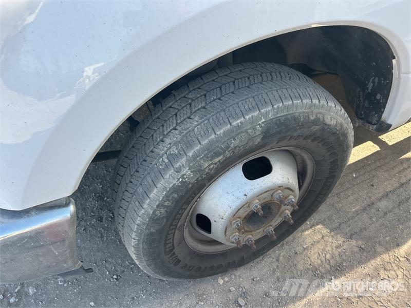 Ford F-350 4x2 Crew Cab Utility Truck Пікапи / Бічне розвантаження