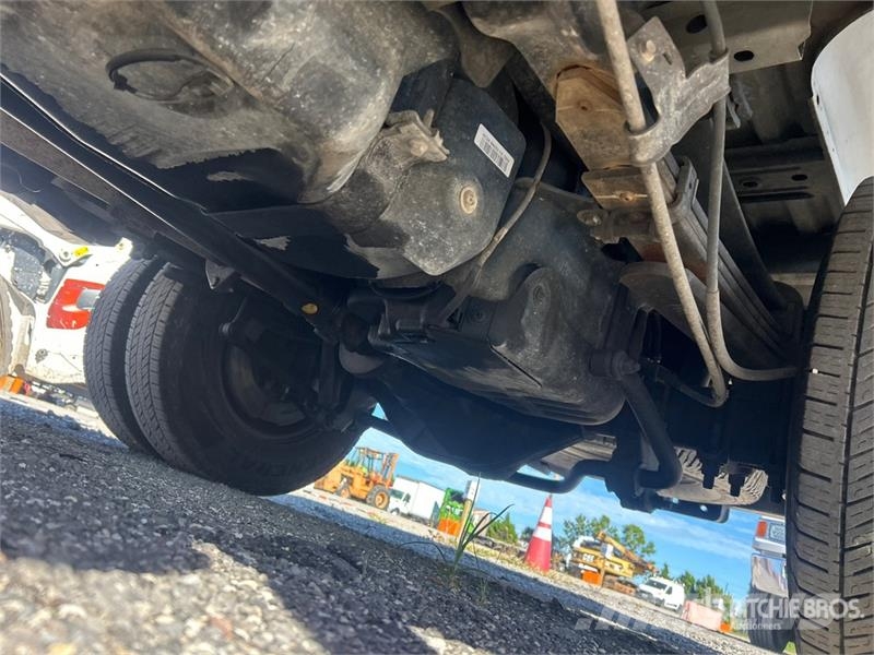 Ford F-350 4x2 Crew Cab Pickup その他