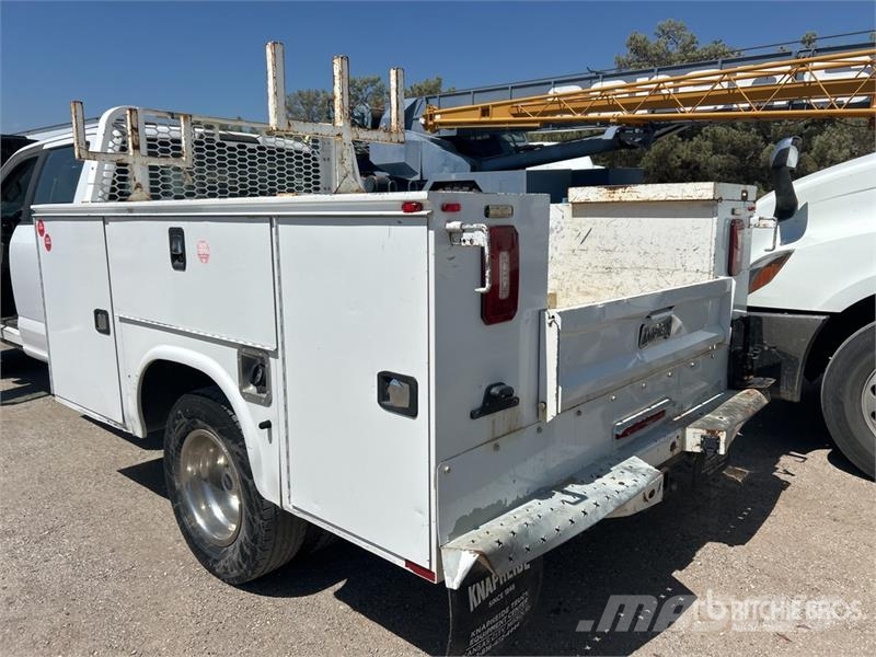 Ford F-350 4x2 Crew Cab Utility Truck Pickup/Sideaflæsning