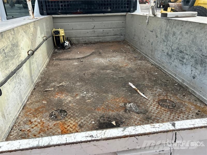 Ford F-350 4x2 Extended Cab Utility Truck (Inoperable) Caja abierta/laterales abatibles