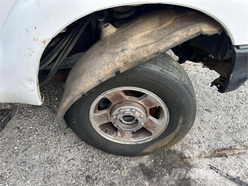 Ford F-350 4x2 Extended Cab Utility Truck (Inoperable) Caja abierta/laterales abatibles