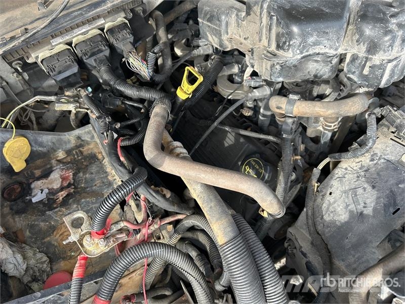 Ford F-350 4x2 Extended Cab Utility Truck (Inoperable) Caja abierta/laterales abatibles