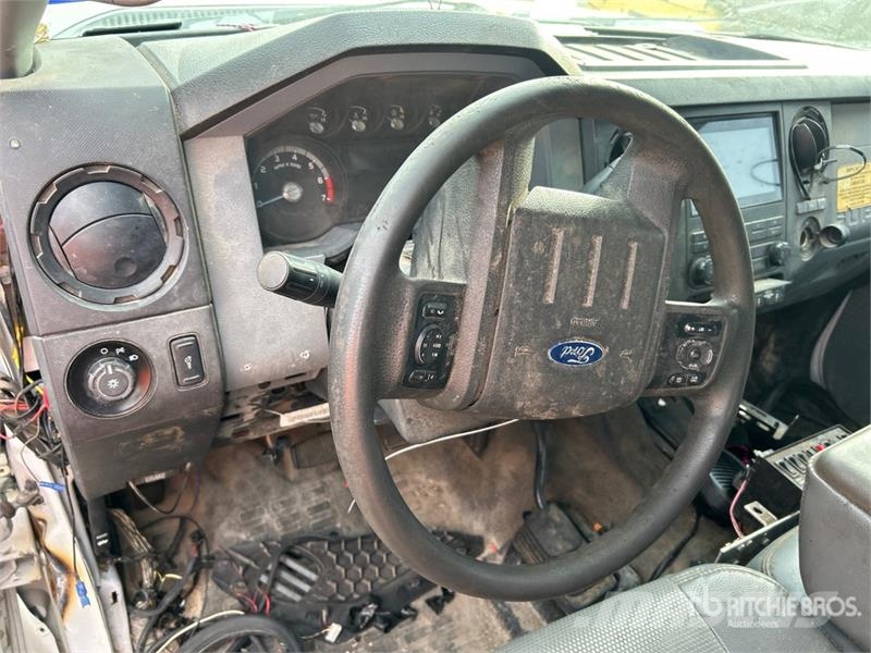 Ford F-350 4x2 Extended Cab Utility Truck (Inoperable) Caja abierta/laterales abatibles