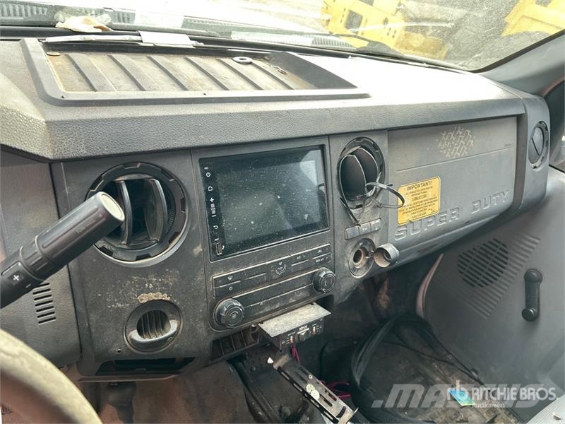 Ford F-350 4x2 Extended Cab Utility Truck (Inoperable) Caja abierta/laterales abatibles