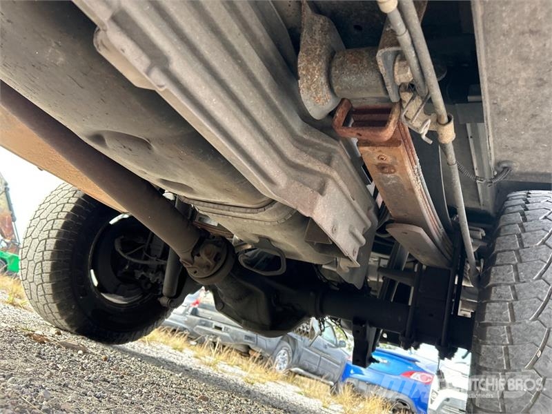 Ford F-350 4x2 Extended Cab Utility Truck (Inoperable) Caja abierta/laterales abatibles