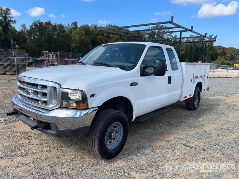 Ford F-350 4x2 Extended Cab Utility Truck Vieglais kravas automobilis/izkraušana no sāniem