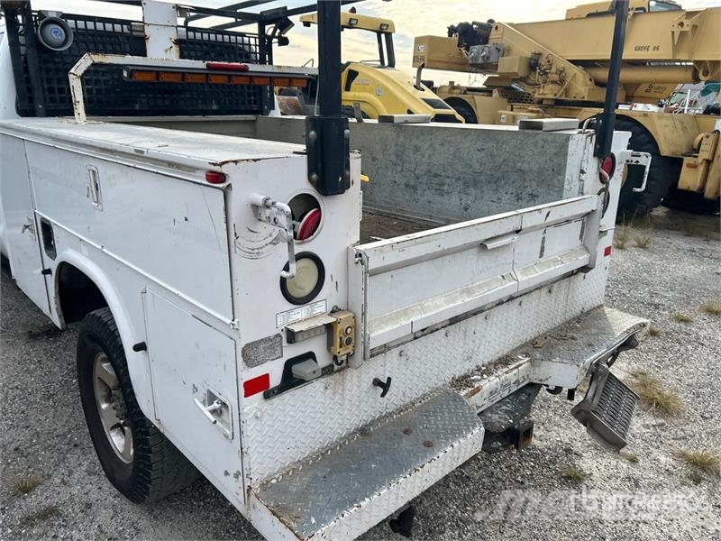 Ford F-350 4x2 Extended Cab Utility Truck (Inoperable) Caja abierta/laterales abatibles