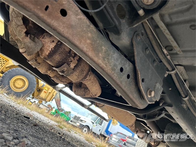 Ford F-350 4x2 Extended Cab Utility Truck (Inoperable) Caja abierta/laterales abatibles