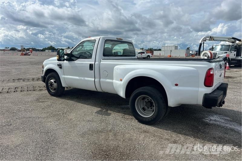 Ford F-350 4x2 Pickup Egyéb
