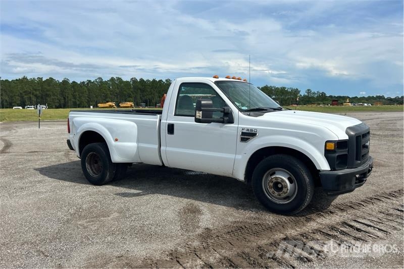 Ford F-350 4x2 Pickup Egyéb