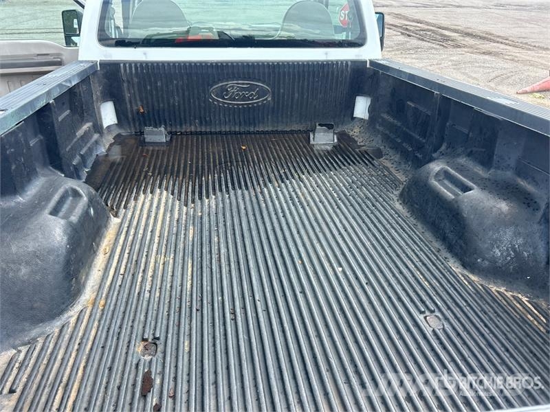 Ford F-350 4x2 Pickup Egyéb
