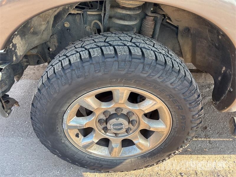 Ford F-350 4x4 Crew Cab Pickup Άλλα Vans