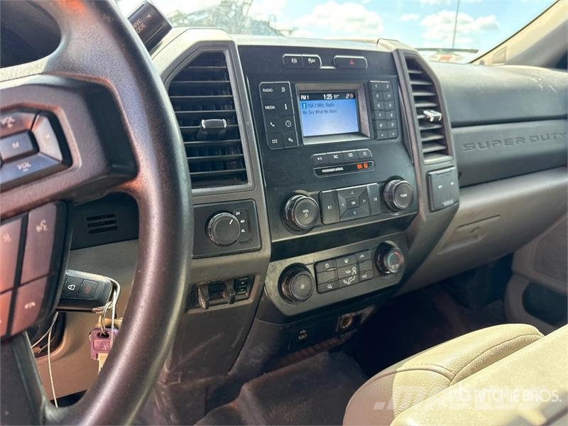Ford F-350 4x4 Crew Cab Pickup Citi