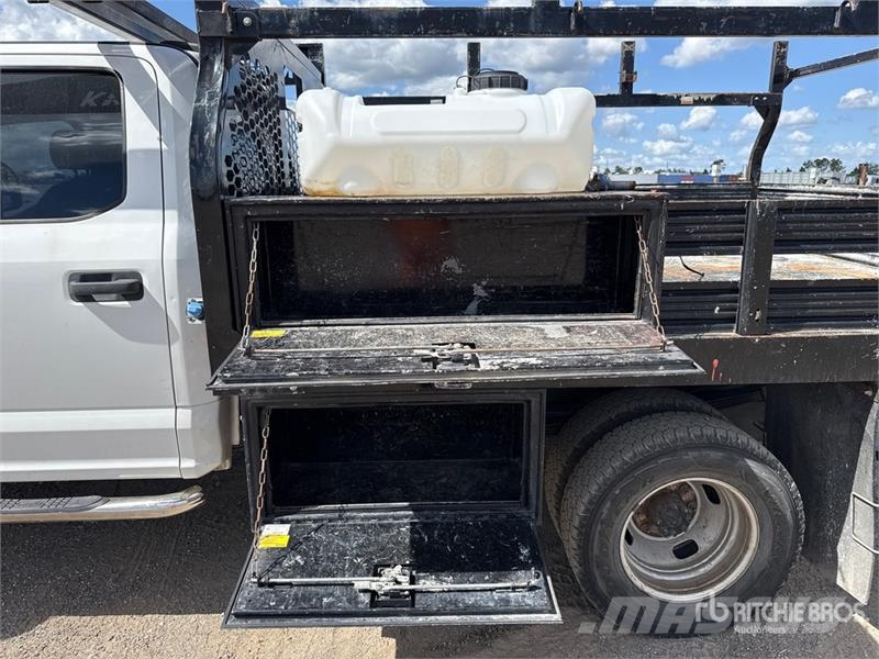 Ford F-350 4x4 Crew Cab Pickup Citi