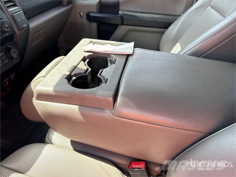 Ford F-350 4x4 Crew Cab Pickup Citi