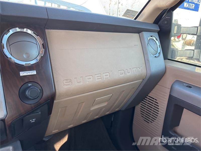 Ford F-350 4x4 Crew Cab Pickup Άλλα Vans
