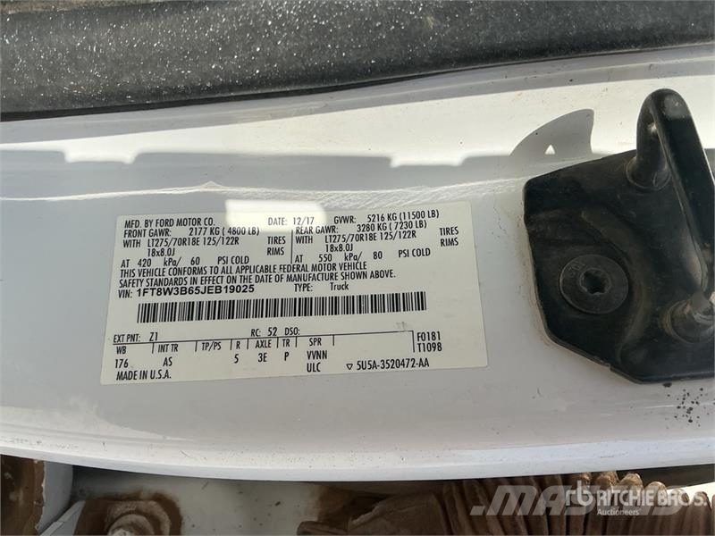 Ford F-350 4x4 Crew Cab Pickup Citi