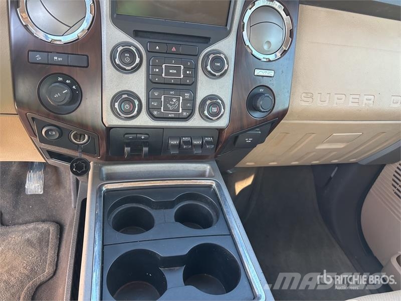 Ford F-350 4x4 Crew Cab Pickup Άλλα Vans