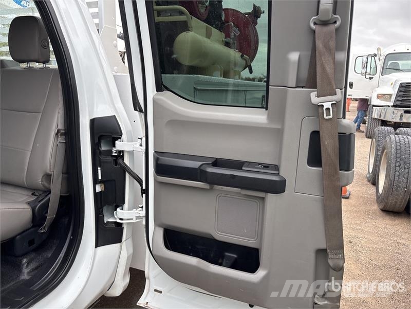 Ford F-350 4x4 Extended Cab Service Truck Komunalna vozila