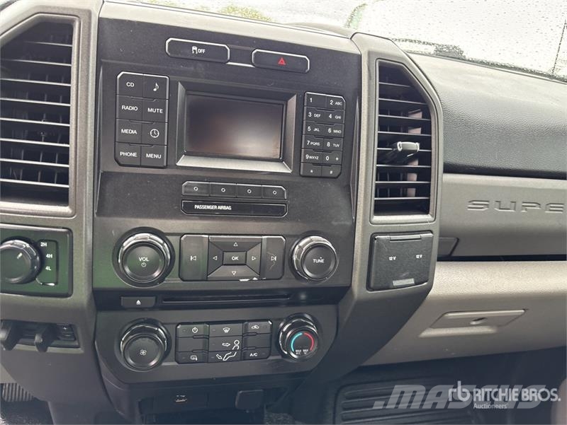 Ford F-350 4x4 Extended Cab Service Truck Komunalna vozila