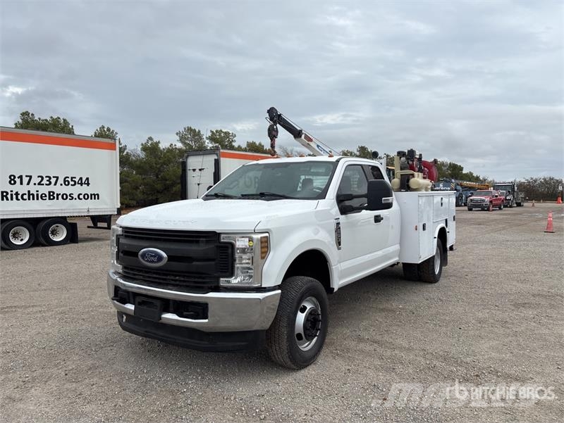 Ford F-350 4x4 Extended Cab Service Truck Komunalna vozila