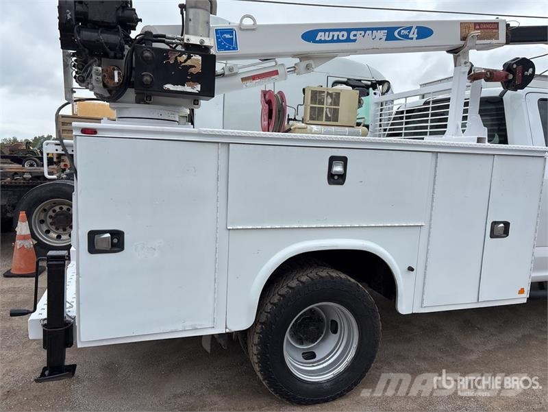 Ford F-350 4x4 Extended Cab Service Truck Komunalna vozila