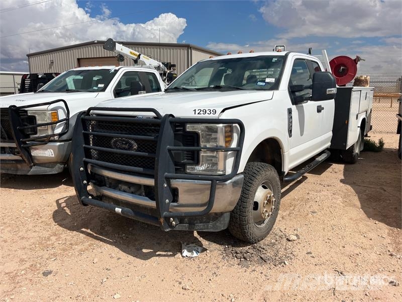 Ford F-350 4x4 Extended Cab Service Truck Vehículos municipales multiusos