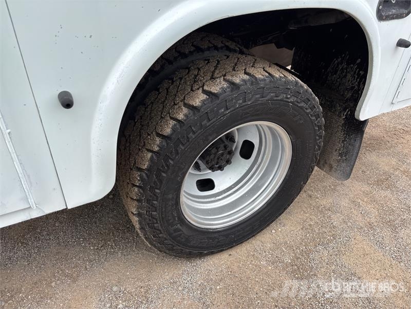 Ford F-350 4x4 Extended Cab Service Truck Komunalna vozila